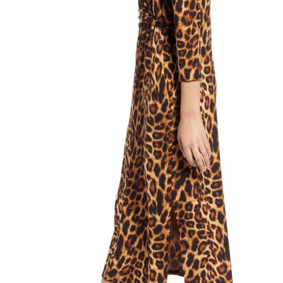 Cotton Emporium
Leopard Twist Front Long
Sleeve Midi Dress - Picture 5 of 6